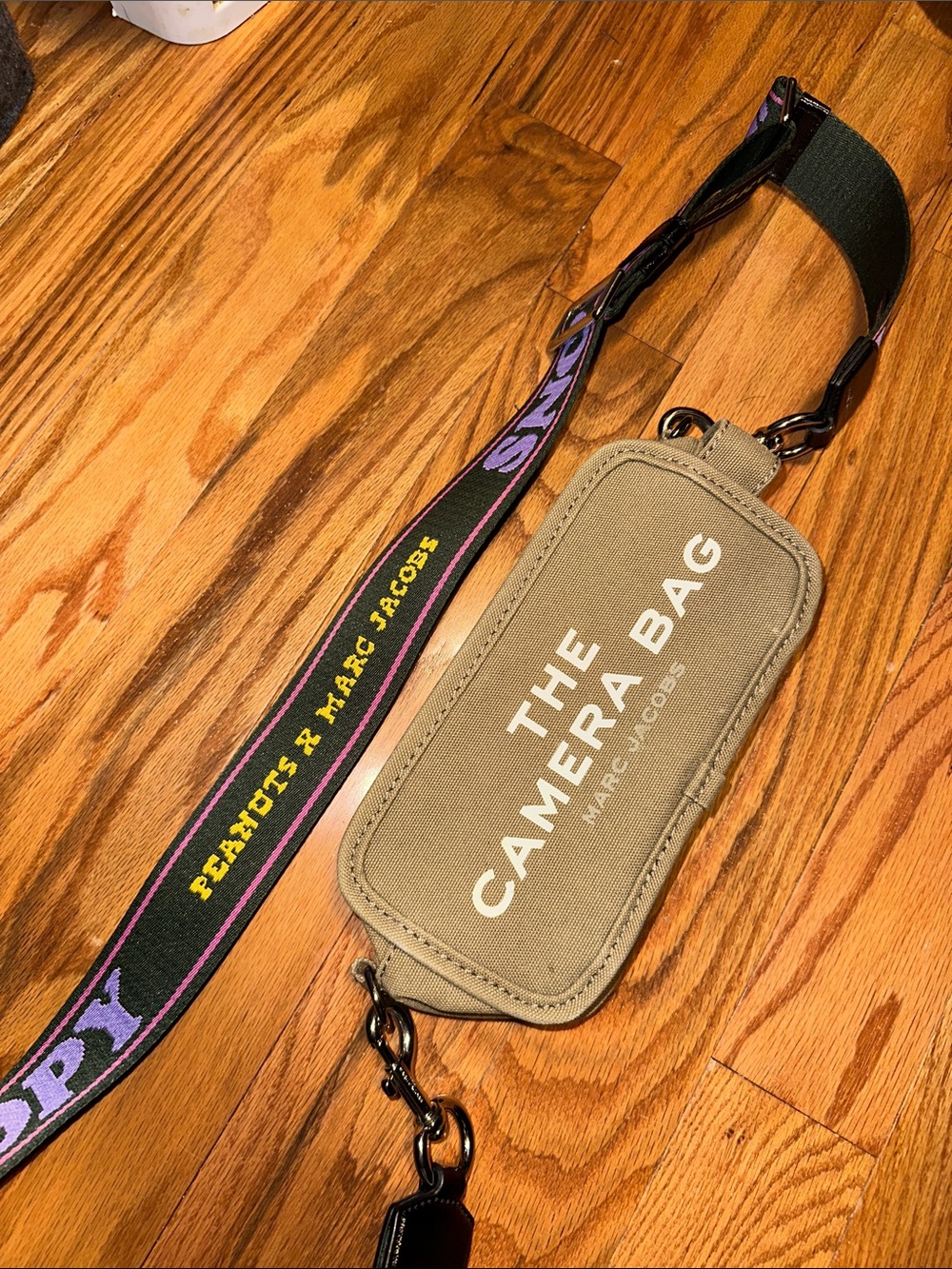 Marc Jacobs Khaki Camera Bag with Limited Edition peanuts Strap